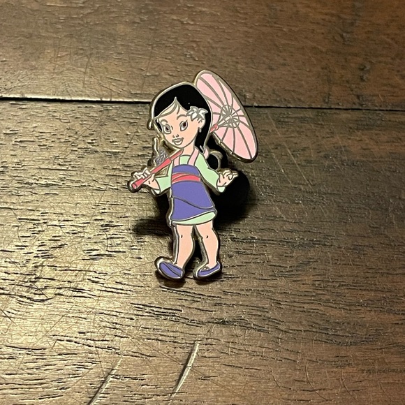 Toddler Princess - Mini Pin Mulan Only Disney Pin 56202 - Picture 1 of 3